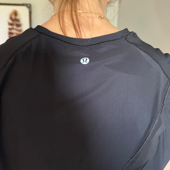 Lululemon Open Back Shirt - Picture 4 of 4
